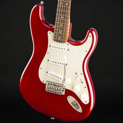 Squier Classic Vibe '60s Stratocaster, Laurel in Candy Apple Red image 2