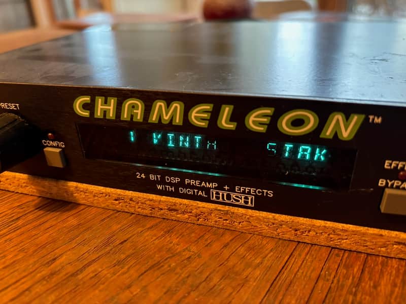 Rocktron Chameleon Guitar Preamp / Multi-Effects Rack Unit 90er - black image 1