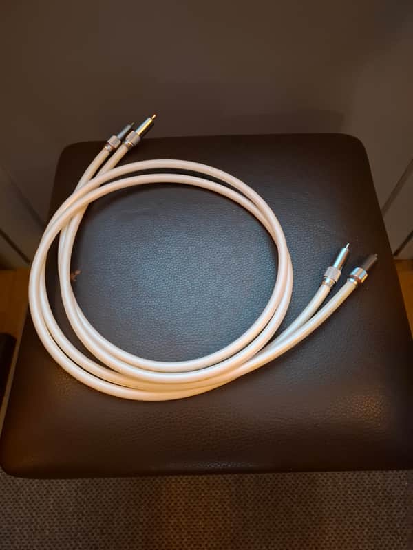 Oyaide Tunami Terzo RR V2 Interconnect (RCA-plugs), 1,3m image 1