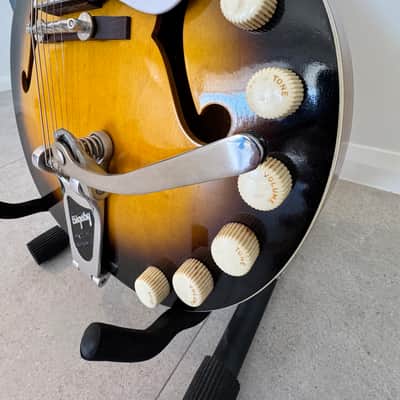 Harmony H59 Rocket 1965 - Brown Sunburst image 3