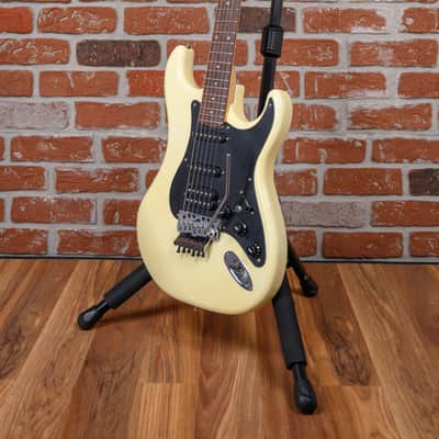 Kramer USA Pacer Deluxe White 1985 w/Hard Shell Case image 5