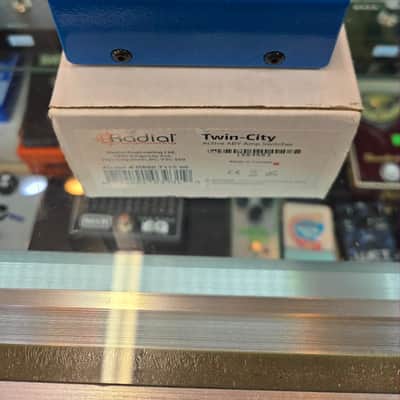 Radial ABY Class-A Amp Switcher 2010 - Blue image 2