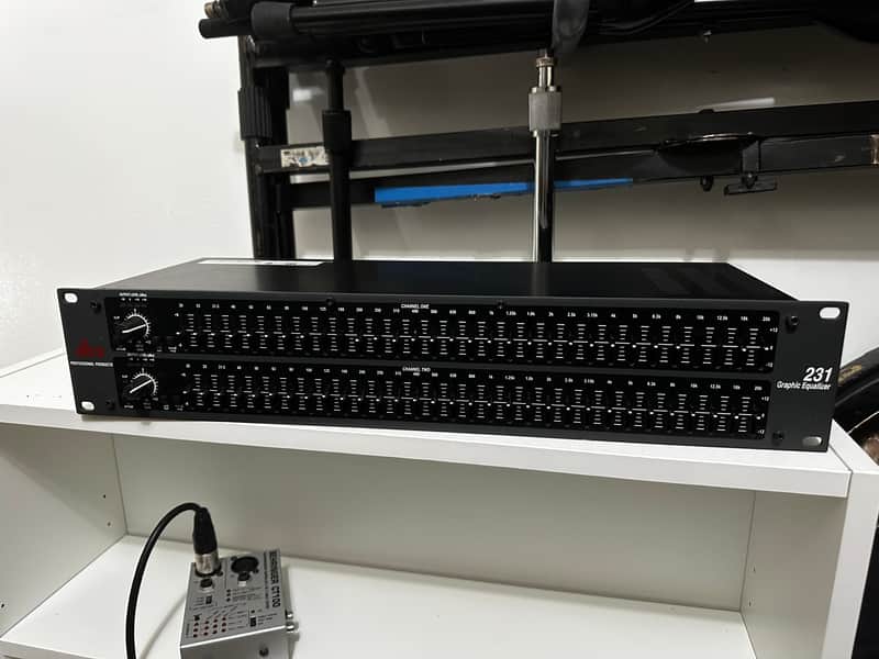 dbx 231 Dual Channel 31-Band EQ 2000s - Gray image 1