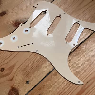 Squier Affinity Series Stratocaster Electric Guitar Affinity Strat Scratchplate Pickguard 1998 image 3