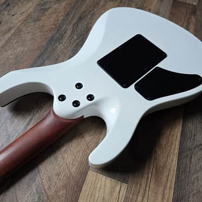 Suhr Modern Custom - White image 18