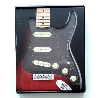 Pickguard Parchment Fender® pre-cablé SSS 11H pour Strat®, micros TEXAS SPECIAL image 4
