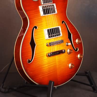 Eastman T184MX Goldburst Semi-hollow guitar Brand New image 6