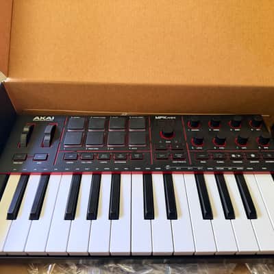 Akai MPK Mini MKII 25-Key MIDI Controller 2014 - Present - Black with Black Keys