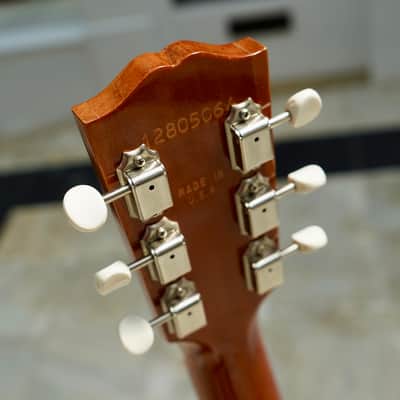 Gibson J-35 in Antique Natural (2015/16) image 6