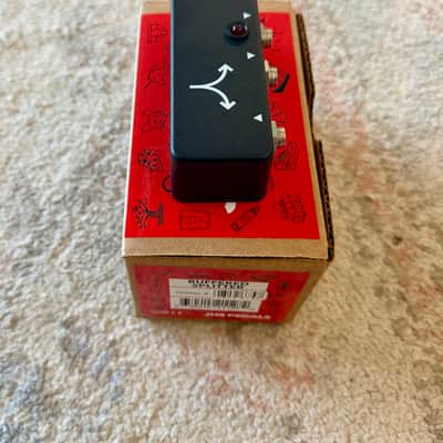 JHS Buffered Splitter V2 2018 - Present - Black image 2