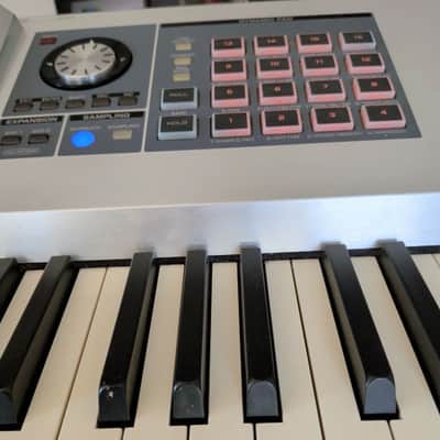 Roland Fantom G8 88-Key Flagship Synthesizer Workstation (PHA II Ivory Feel) – Collection Only image 5