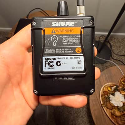 Shure P9T / PSM900 Wireless IEM System: K1 Band, 596-632MHz WITH (3) P9R Receivers 2010s image 9