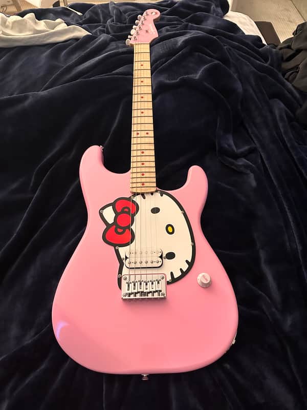 Squier Hello Kitty Stratocaster 2024 - Present - Pink image 1