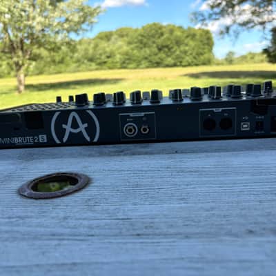 Arturia MiniBrute 2S Desktop Synthesizer 2018 - Present Black image 4
