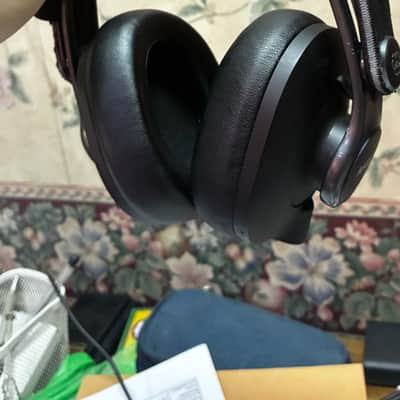 AKG K371 BT Wireless Closed Back Headphones 2019 - Present - Black image 2