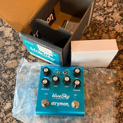 Strymon Blue Sky Reverberator V2 2022 - Present - Blue