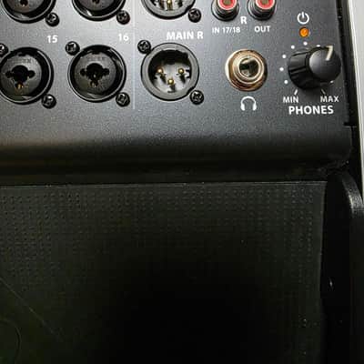 Behringer X Air X18 18-Channel Tablet-Controlled Digital Mixer (Pre-Owned) image 10