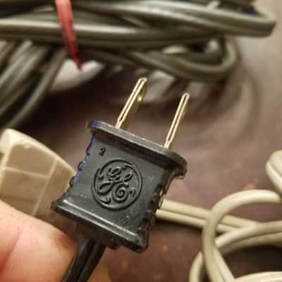 One (1) GE etc. Electric Disconnect Plug Power Cord Cable Non-polarized narrow Rectangle 1961 image 7