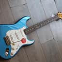 SQUIER "Classic Vibe '60s Stratocaster with Laurel Fretboard, Lake Placid Blue" 3, 44 KG