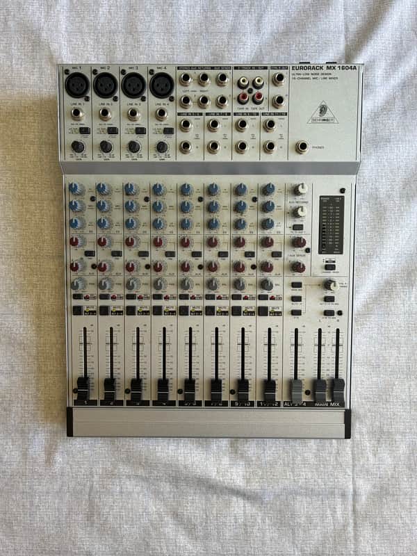 Behringer Eurorack MX1604A 16-Channel Mic / Line Mixer