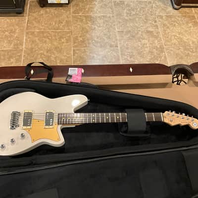 Reverend  Descent W Barotone 2025 - Trans White with case image 21