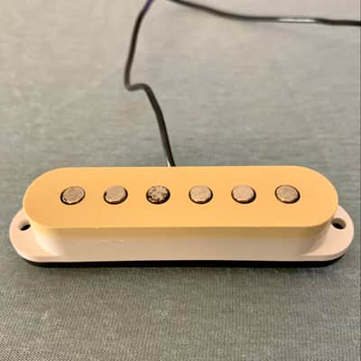 Single Coil Pickup with Aged Cover, with Screws and Springs (Aged White) image 2