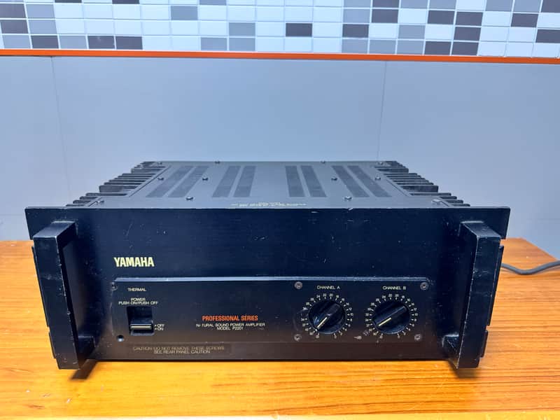 Yamaha P2201 Professional Series Power Amplifier Vintage Rack Amp Made in Japan image 1