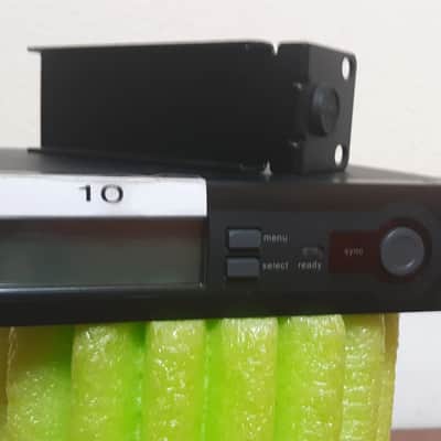 Shure SLX4= H5 Diversity Wireless Mic Receiver - H5 Band (518-542 MHz) image 1