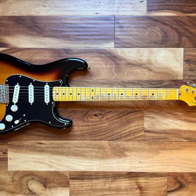Custom Built Hardtail Stratocaster - 3-tone Sunburst Robert Cray Fender image 1