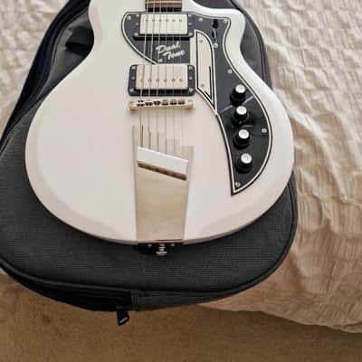 Supro 1224DBHT Limited Edition David Bowie 1961 Dual Tone Hardtail 2019 White
