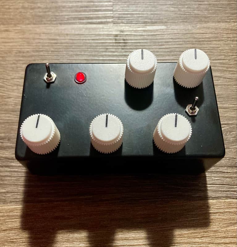 Minimal Drone (Rucci Handmade Synthesizer) image 1