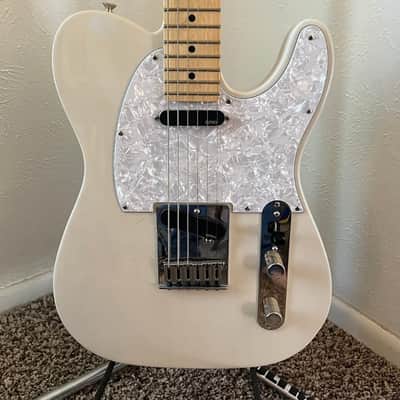 Fender Deluxe Nashville Telecaster with Maple Fretboard 2021 - White Blonde image 1