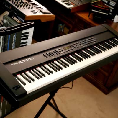 MUST SEE!!! ROLAND RD500 STAGE PIANO FULLY INSPECTED SERVICED AND IN AMAZING CONDITION!