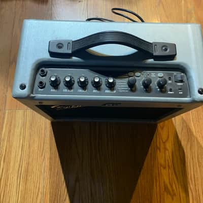 Fender Mustang I V.2 20-Watt 1x8" Modeling Guitar Combo image 2