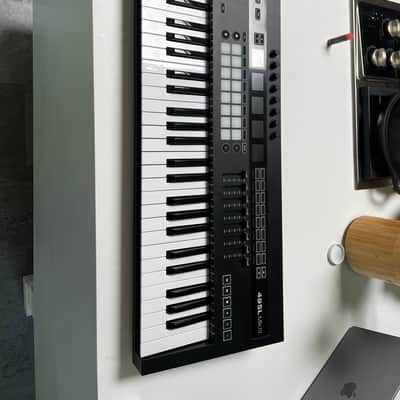 Novation ReMOTE 49 SL MKIII MIDI Controller 2018 - Present - Black