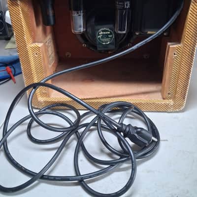 Fender Champion-Champ "600" Amp Tweed 1x6" 5 Watt Guitar Amplifier image 5