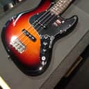 Fender American Performer Jazz Bass®, Rosewood Fingerboard, 3-Color Sunburst-US19013923