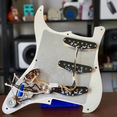 Immagine Fender Big Dipper John Mayer Signature JM SSS Loaded Guard Aged White - 2