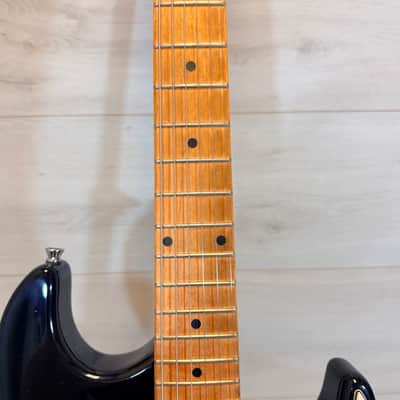 Silvertone S-Style Electric Guitar Black Maple Fingerboard image 3