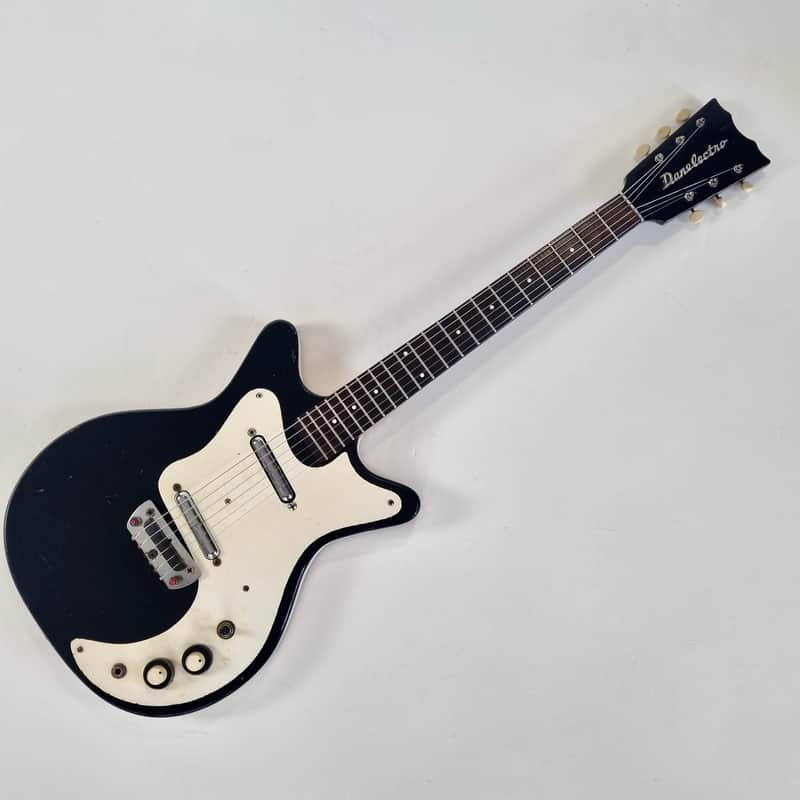 1958 – 1969 Danelectro 3021 DC-2 Standard Double Pickup Shorth…
