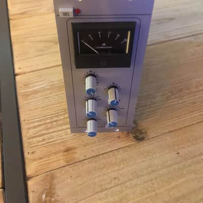 Solid State Logic XR626 X-Rack Stereo Bus Compressor in Mynx Rack 2010s - Silver image 8