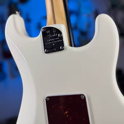 Fender American Professional II Stratocaster Left-handed - Olympic White with Maple Fingerboard! 602 image 7