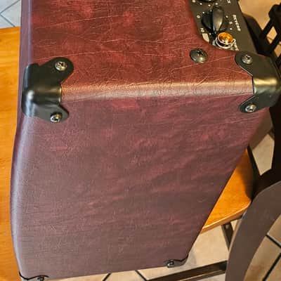 Traynor YCV40WR Custom Valve 40-Watt 1x12" Guitar Combo - Wine Red image 9