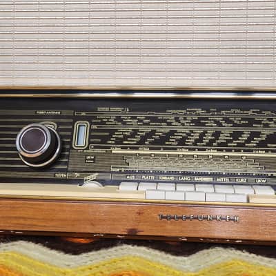 1958 Telefunken  Opus 9 - Nussbaum finish - very clean - 6 speakers - all tube image 5
