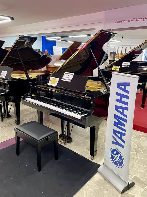 Yamaha PIANOFORTE MEZZA CODA C3 NERO image 1
