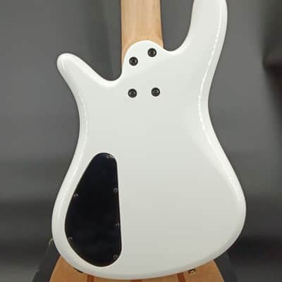Spector Icon NS-5 Bolt-On White Gloss 5 String Bass 8 lbs 10 Ounces image 3