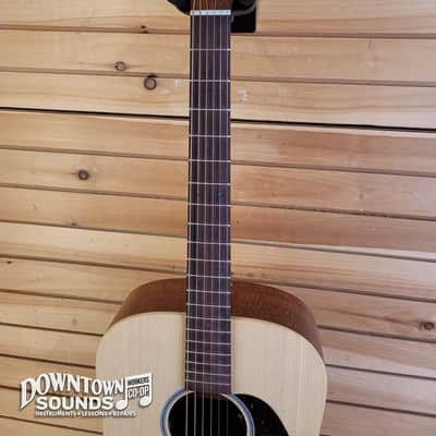 Martin D-X2E A/E Dreanought Guitar with Martin Soft Shell Case - Figured Mahogany Pattern Bild 4