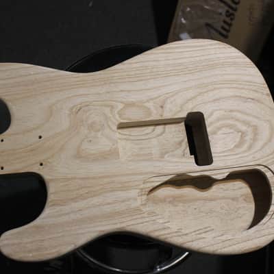 Allparts Fender Stratocaster Thinline Ash Body - Natural Ash imagen 6