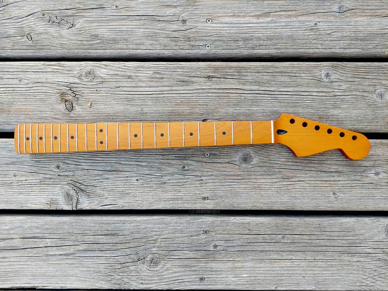 Stratocaster neck, roasted maple image 1