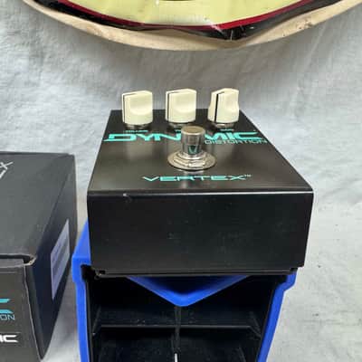 Vertex Effects Dynamic Distortion Pedal with Box image 4